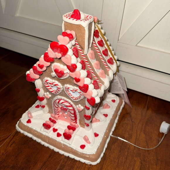 Cupcakes and Cashmere Valentines Gingerbread House - Picture 3 of 6